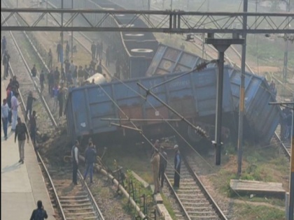 UP: Two loaded wagons of goods trains derail in Moradabad | UP: Two loaded wagons of goods trains derail in Moradabad
