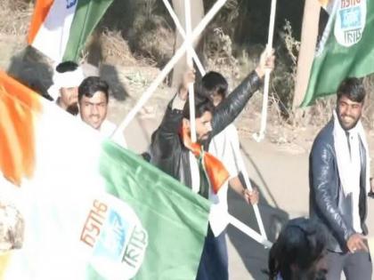 Bharat Jodo Yatra: Cong workers raise slogans in support of Sachin Pilot in Rajasthan's Dausa | Bharat Jodo Yatra: Cong workers raise slogans in support of Sachin Pilot in Rajasthan's Dausa