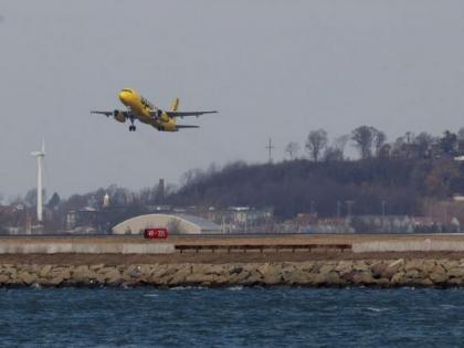 Spirit Airlines flight makes emergency landing after 'double lightning strikes' | Spirit Airlines flight makes emergency landing after 'double lightning strikes'