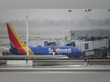 2,000 US flights cancelled over winter storm | 2,000 US flights cancelled over winter storm