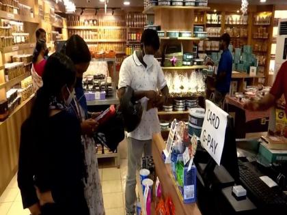 People throng Kerala markets for 'plum cakes' on Christmas | People throng Kerala markets for 'plum cakes' on Christmas People throng Kerala markets for 'plum cakes' on Christmas | People throng Kerala markets for 'plum cakes' on Christmas