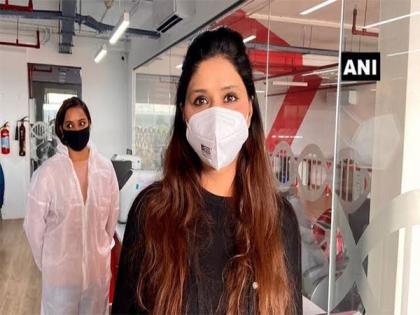 Amid rising COVID concerns, random post-arrival testing begins at Delhi Airport | Amid rising COVID concerns, random post-arrival testing begins at Delhi Airport