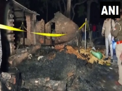 5 members of family die after fire breaks out in house in UP's Mau | 5 members of family die after fire breaks out in house in UP's Mau