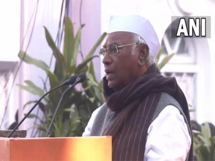 "India progressed as Congress broke shackles of Dalits, poor": Mallikarjun Kharge | "India progressed as Congress broke shackles of Dalits, poor": Mallikarjun Kharge