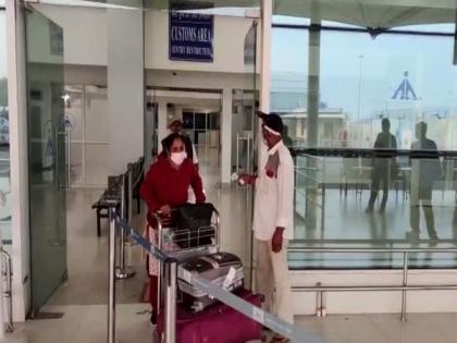 2 passengers from Dubai test positive for Covid at Chennai airport | 2 passengers from Dubai test positive for Covid at Chennai airport