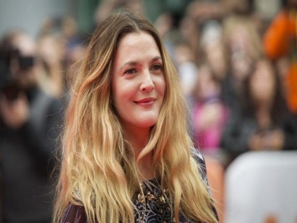 Drew Barrymore reflects on "cripplingly difficult" periods of her life after divorce | Drew Barrymore reflects on "cripplingly difficult" periods of her life after divorce