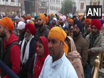 Devotees offer prayers at Golden temple in Amritsar on Guru Gobind Singh Jayanti | Devotees offer prayers at Golden temple in Amritsar on Guru Gobind Singh Jayanti Devotees offer prayers at Golden temple in Amritsar on Guru Gobind Singh Jayanti | Devotees offer prayers at Golden temple in Amritsar on Guru Gobind Singh Jayanti