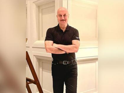 Anupam Kher bids goodbye to 2022, expresses gratitude | Anupam Kher bids goodbye to 2022, expresses gratitude