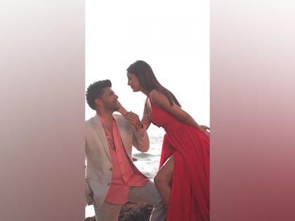 Check out this funny yet romantic banter of Shehnaaz Gill, Guru Randhawa | Check out this funny yet romantic banter of Shehnaaz Gill, Guru Randhawa Check out this funny yet romantic banter of Shehnaaz Gill, Guru Randhawa | Check out this funny yet romantic banter of Shehnaaz Gill, Guru Randhawa