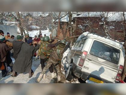 JK: Army recovers civilians' car skidded off near Listiyal in Kupwara | JK: Army recovers civilians' car skidded off near Listiyal in Kupwara