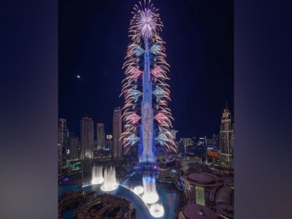 UAE welcomes 2023 with spectacular fireworks, laser shows | UAE welcomes 2023 with spectacular fireworks, laser shows