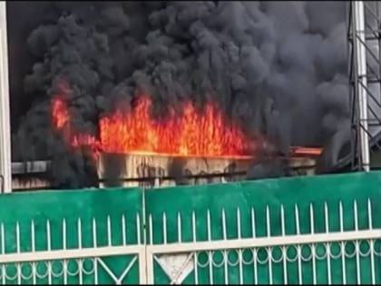 Massive fire breaks out at Gurugram shoe factory | Massive fire breaks out at Gurugram shoe factory