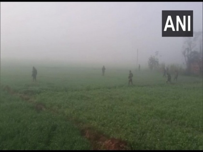 BSF fires at Pakistani drone, forces it back across border in Gurdaspur | BSF fires at Pakistani drone, forces it back across border in Gurdaspur