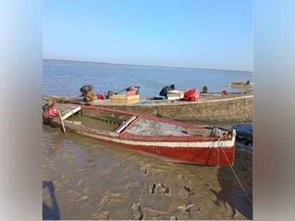 BSF nabbed 22 Pakistani fishermen, seized 79 boats in Gujarat's Bhuj sector in 2022 | BSF nabbed 22 Pakistani fishermen, seized 79 boats in Gujarat's Bhuj sector in 2022