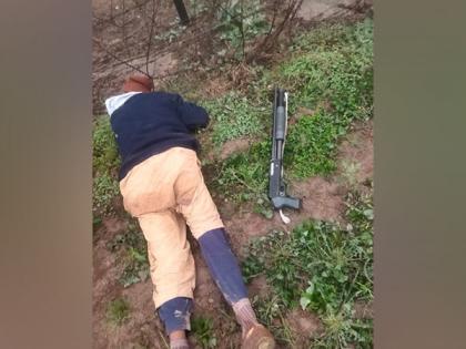BSF neutralises Pakistani armed intruder approaching border fence in Punjab | BSF neutralises Pakistani armed intruder approaching border fence in Punjab BSF neutralises Pakistani armed intruder approaching border fence in Punjab | BSF neutralises Pakistani armed intruder approaching border fence in Punjab