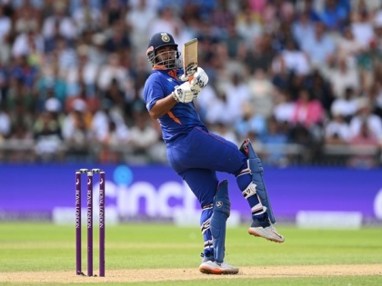Team India wishes "fighter" Rishabh Pant a speedy recovery | Team India wishes "fighter" Rishabh Pant a speedy recovery