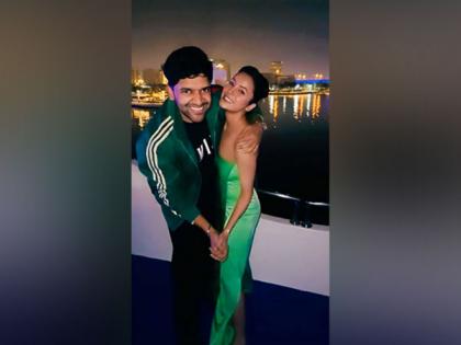 A look at Shehnaaz Gill, Guru Randhawa's romantic poster of 'Moon Rise' | A look at Shehnaaz Gill, Guru Randhawa's romantic poster of 'Moon Rise'