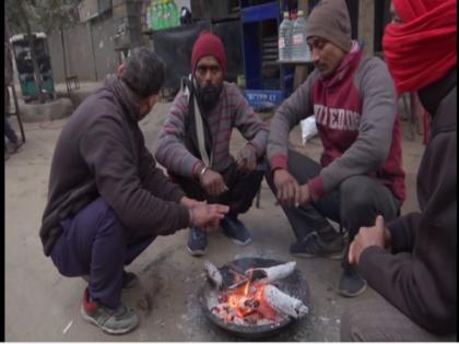 Cold wave continues to grip Delhi | Cold wave continues to grip Delhi