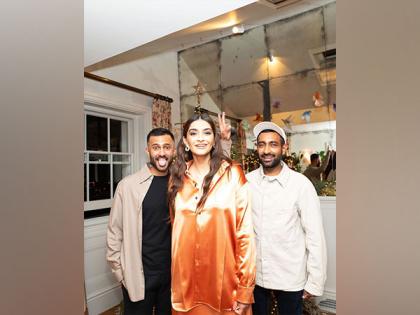 Check out how Sonam Kapoor celebrated Holiday Season with her family | Check out how Sonam Kapoor celebrated Holiday Season with her family