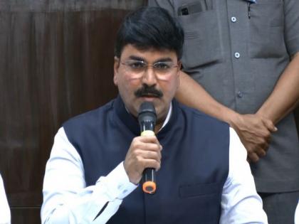 Shinde faction MP Rahul Shewale serves defamation notice to Shiv Sena mouthpiece Saamana | Shinde faction MP Rahul Shewale serves defamation notice to Shiv Sena mouthpiece Saamana Shinde faction MP Rahul Shewale serves defamation notice to Shiv Sena mouthpiece Saamana | Shinde faction MP Rahul Shewale serves defamation notice to Shiv Sena mouthpiece Saamana