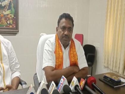 Andhra Pradesh: Kanipakam temple priests including deputy chief suspended for not performing special puja | Andhra Pradesh: Kanipakam temple priests including deputy chief suspended for not performing special puja