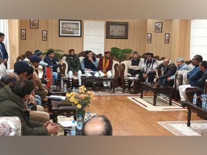 Uttarakhand: CM Dhami chairs high-level meeting regarding Joshimath land subsidence | Uttarakhand: CM Dhami chairs high-level meeting regarding Joshimath land subsidence