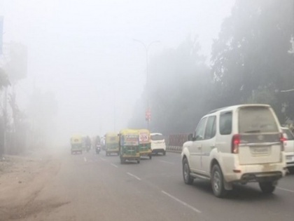 Delhi shivers at 1.9 degrees Celsius, IMD's red alert of severe cold to last till Monday | Delhi shivers at 1.9 degrees Celsius, IMD's red alert of severe cold to last till Monday