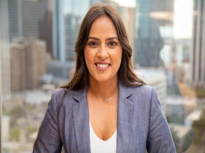 Indian-origin Manpreet Monica Singh sworn in as US' 1st female Sikh judge | Indian-origin Manpreet Monica Singh sworn in as US' 1st female Sikh judge Indian-origin Manpreet Monica Singh sworn in as US' 1st female Sikh judge | Indian-origin Manpreet Monica Singh sworn in as US' 1st female Sikh judge