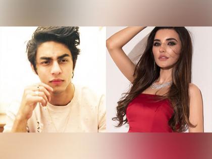 Aryan Khan's picture with Pakistani actor Sadia Khan sparks dating rumours | Aryan Khan's picture with Pakistani actor Sadia Khan sparks dating rumours