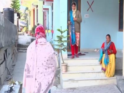 Sinking Joshimath: Locals in tears as they leave homes marked for demolition | Sinking Joshimath: Locals in tears as they leave homes marked for demolition