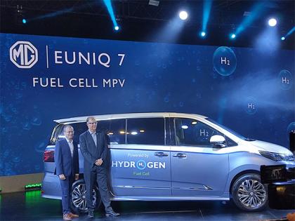MG Motor displays hydrogen fuel-cell-powered vehicle EUNIQ7 at Auto Expo 2023 | MG Motor displays hydrogen fuel-cell-powered vehicle EUNIQ7 at Auto Expo 2023