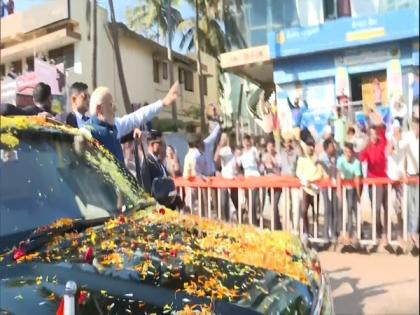 National Youth Festival: PM Modi holds roadshow in Karnataka's Hubballi | National Youth Festival: PM Modi holds roadshow in Karnataka's Hubballi