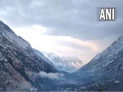 Uttarakhand's Dhanaulti receives first snowfall of the season | Uttarakhand's Dhanaulti receives first snowfall of the season