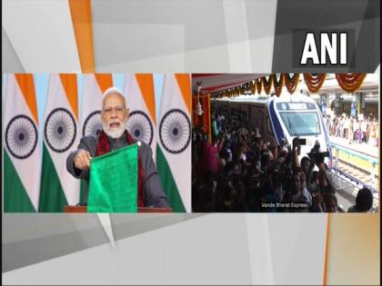 PM Modi flags off Secunderabad-Visakhapatnam Vande Bharat Express | PM Modi flags off Secunderabad-Visakhapatnam Vande Bharat Express PM Modi flags off Secunderabad-Visakhapatnam Vande Bharat Express | PM Modi flags off Secunderabad-Visakhapatnam Vande Bharat Express