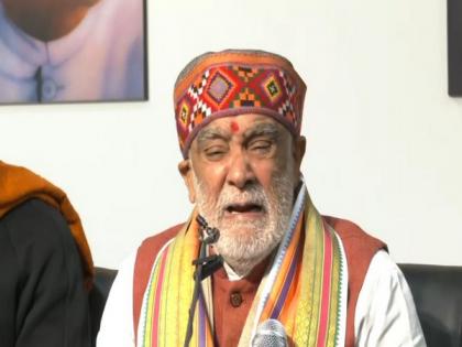 Union Min Ashwini Choubey breaks down in tears while remembering BJP leader's demise | Union Min Ashwini Choubey breaks down in tears while remembering BJP leader's demise Union Min Ashwini Choubey breaks down in tears while remembering BJP leader's demise | Union Min Ashwini Choubey breaks down in tears while remembering BJP leader's demise