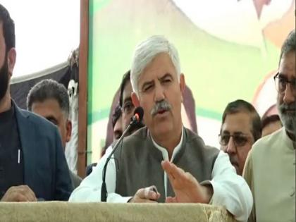 Pakistan: KP CM Mahmood Khan signs summary to dissolve provincial assembly | Pakistan: KP CM Mahmood Khan signs summary to dissolve provincial assembly Pakistan: KP CM Mahmood Khan signs summary to dissolve provincial assembly | Pakistan: KP CM Mahmood Khan signs summary to dissolve provincial assembly