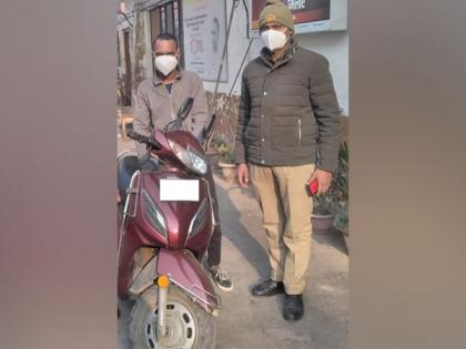 Lucknow: Man detained after risque video goes viral | Lucknow: Man detained after risque video goes viral Lucknow: Man detained after risque video goes viral | Lucknow: Man detained after risque video goes viral