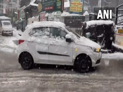 Himachal Pradesh: Tourists flock to Shimla as snowfall continues | Himachal Pradesh: Tourists flock to Shimla as snowfall continues