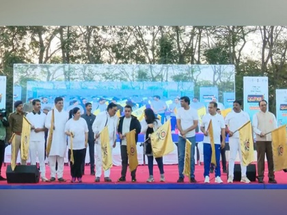 Cyclothon organised in Gujarat's Surat to spread awareness on fitness, green initiatives | Cyclothon organised in Gujarat's Surat to spread awareness on fitness, green initiatives