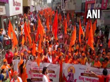 Hindu body takes out march to protest against 'love jihad', illegal conversions and cow slaughter in Pune | Hindu body takes out march to protest against 'love jihad', illegal conversions and cow slaughter in Pune