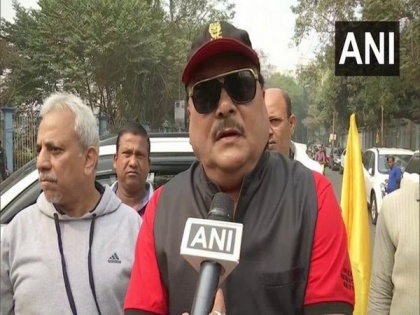 TMC leader Madan Mitra says party wants peace, doesn't believe in riots | TMC leader Madan Mitra says party wants peace, doesn't believe in riots
