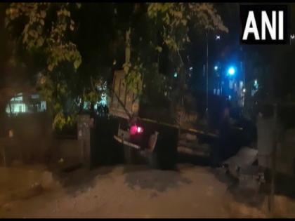Delhi: Brick-laden truck overturns in Mangolpuri; 1 died, 2 injured | Delhi: Brick-laden truck overturns in Mangolpuri; 1 died, 2 injured