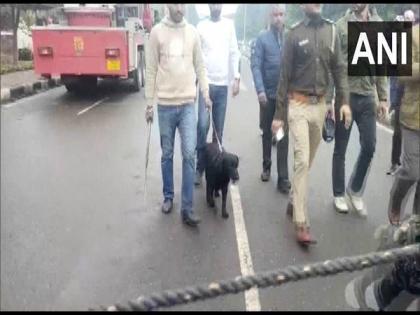 Chandigarh district court vacated after bomb threat; police starts search operationon | Chandigarh district court vacated after bomb threat; police starts search operationon