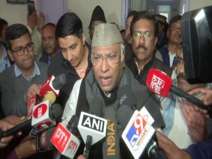 Kharge refuses to comment on Digvijaya's remark that there is no proof of surgical strikes | Kharge refuses to comment on Digvijaya's remark that there is no proof of surgical strikes