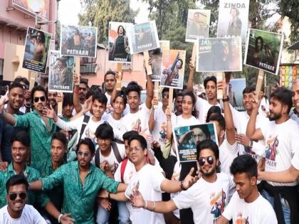 'Pathaan' release: Shah Rukh Khan fans across nation celebrate actor's return to theatres | 'Pathaan' release: Shah Rukh Khan fans across nation celebrate actor's return to theatres