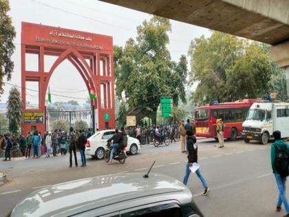 BBC documentary row: Delhi Police detains 4 Jamia students for creating ruckus outside campus | BBC documentary row: Delhi Police detains 4 Jamia students for creating ruckus outside campus BBC documentary row: Delhi Police detains 4 Jamia students for creating ruckus outside campus | BBC documentary row: Delhi Police detains 4 Jamia students for creating ruckus outside campus