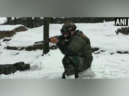 J-K: Indian Army patrol continues at last post at 7,200 ft amid heavy snowfall | J-K: Indian Army patrol continues at last post at 7,200 ft amid heavy snowfall J-K: Indian Army patrol continues at last post at 7,200 ft amid heavy snowfall | J-K: Indian Army patrol continues at last post at 7,200 ft amid heavy snowfall