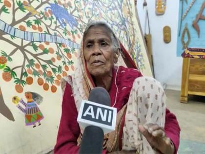 MP elderly tribal woman who learnt painting at age of 70 receives Padma Shri in art field | MP elderly tribal woman who learnt painting at age of 70 receives Padma Shri in art field