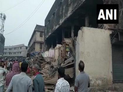 One killed, another injured after portion of building collapsed in Maharashtra's Bhiwandi | One killed, another injured after portion of building collapsed in Maharashtra's Bhiwandi