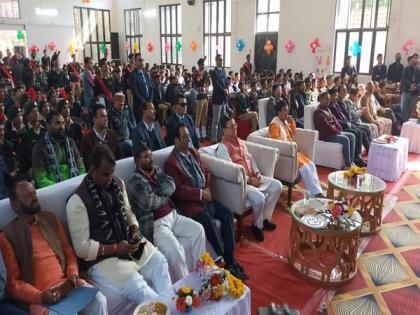 Uttarakhand CM Dhami attends PM Modi's 'Pariksha Pe Charcha 2023' | Uttarakhand CM Dhami attends PM Modi's 'Pariksha Pe Charcha 2023'
